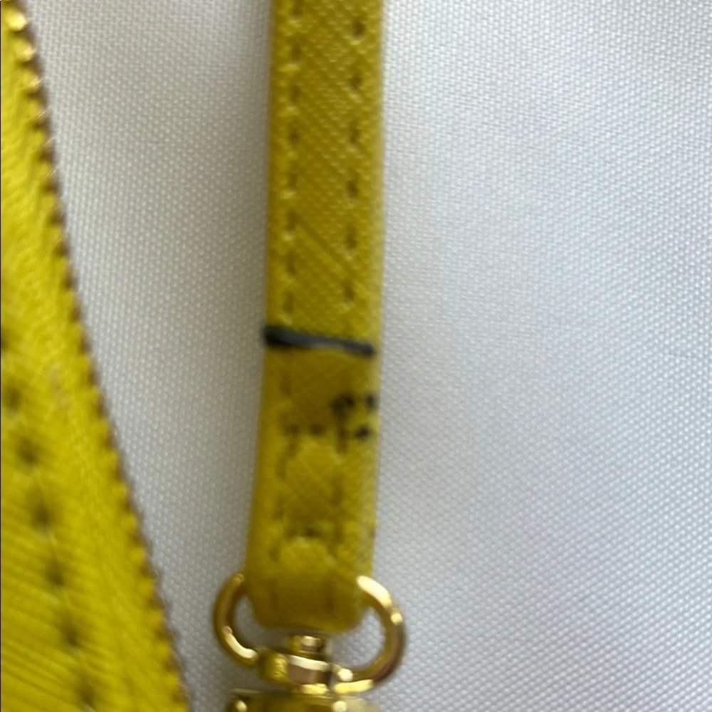 Steve Madden Bzippy Zip Around Wallet – NWT (Flawed)